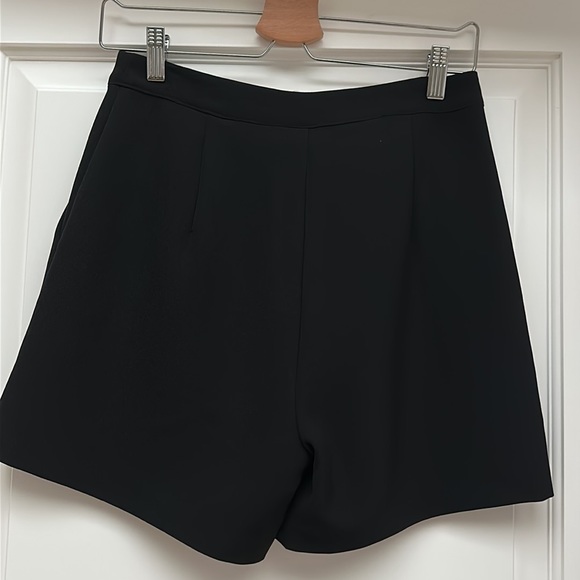 Black dress shorts - Picture 2 of 3